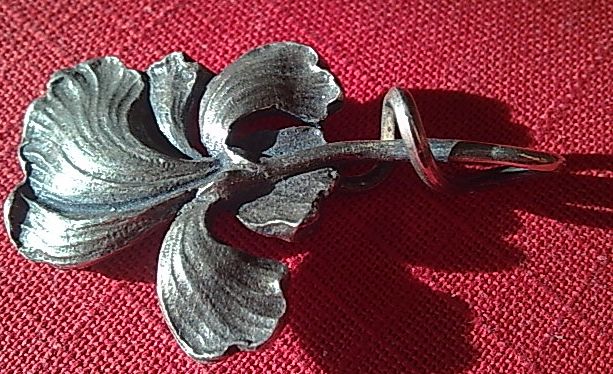 Ag přívěsek secesní květina Tvary Mucha