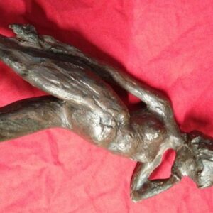 Socha soška EROTIKA Nahá stojící dívka s vínem - AXMAN