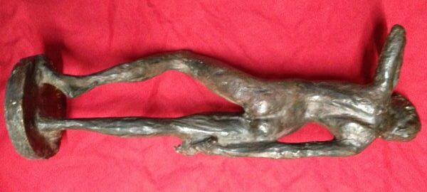 Socha soška EROTIKA Nahá stojící dívka s vínem - AXMAN