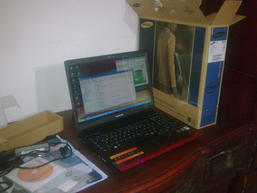 Samsung NP-R610 Intel Core 2 Duo CPU P8700 @ 2,53GHz 783 MHz , 2,99 GB RAM