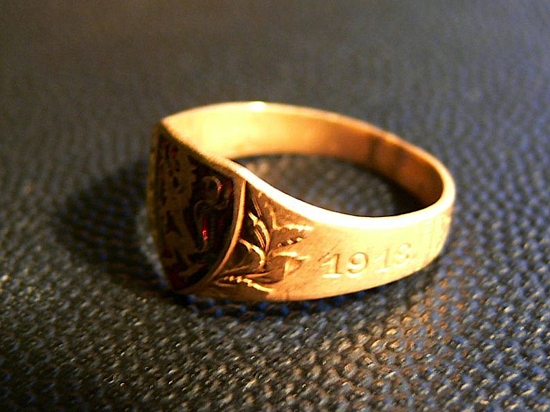 Legionářský prsten - Červený smalt poškozen